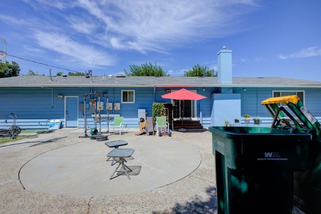 2982 Sequoia Dr, Merced, CA 95340