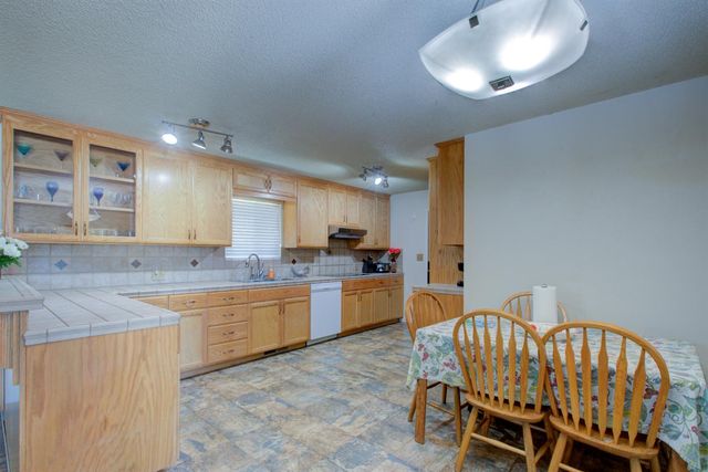 2982 Sequoia Dr, Merced, CA 95340