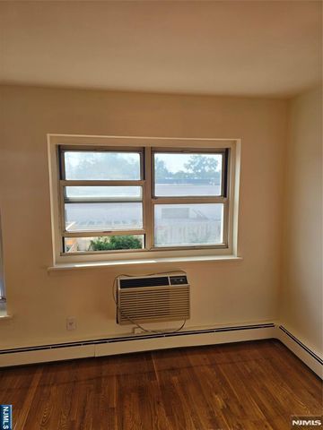 475 Grand 1F, Palisades Park, NJ 07650
