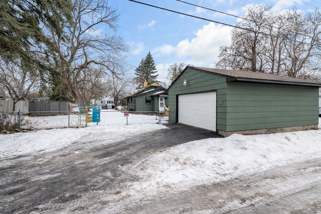 5216 Bryant Avenue N, Minneapolis, MN 55430