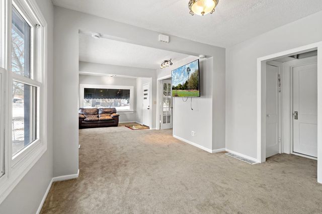 5216 Bryant Avenue N, Minneapolis, MN 55430