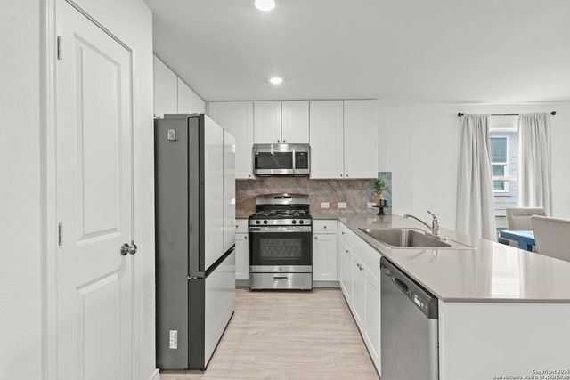 7022 Serf Pl, San Antonio, TX 78252