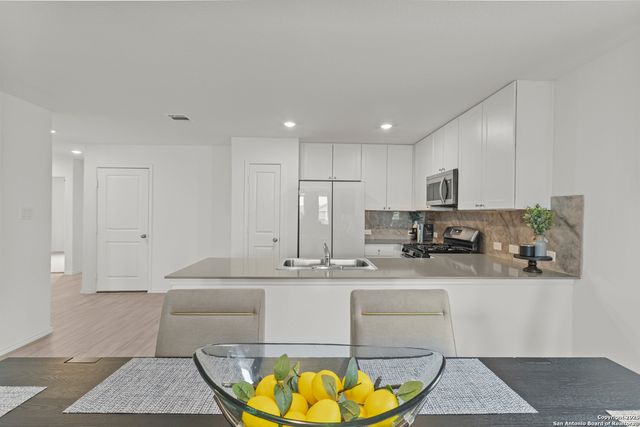 7022 Serf Pl, San Antonio, TX 78252
