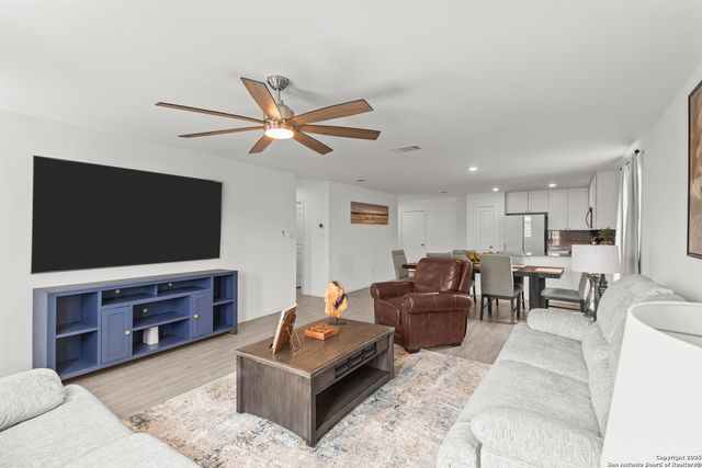 7022 Serf Pl, San Antonio, TX 78252