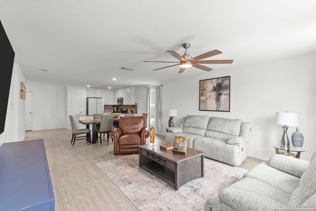 7022 Serf Pl, San Antonio, TX 78252
