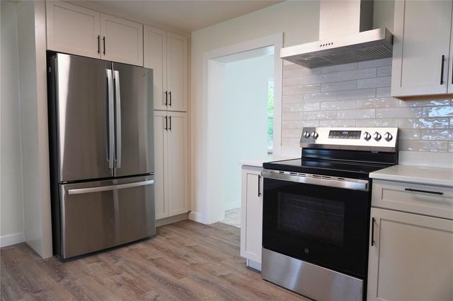 324 JEFFERSON STREET, Lake Wales, FL 33859