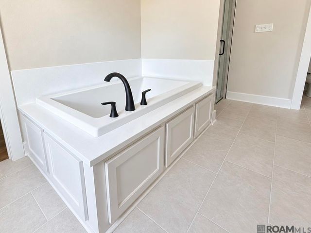 7228 E Rue Lierre, Zachary, LA 70791