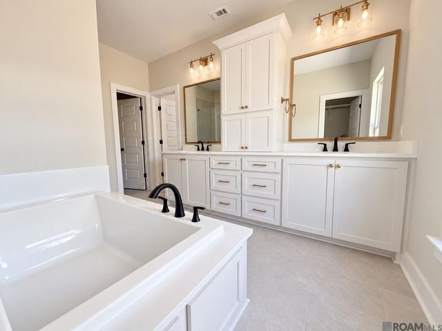 7228 E Rue Lierre, Zachary, LA 70791