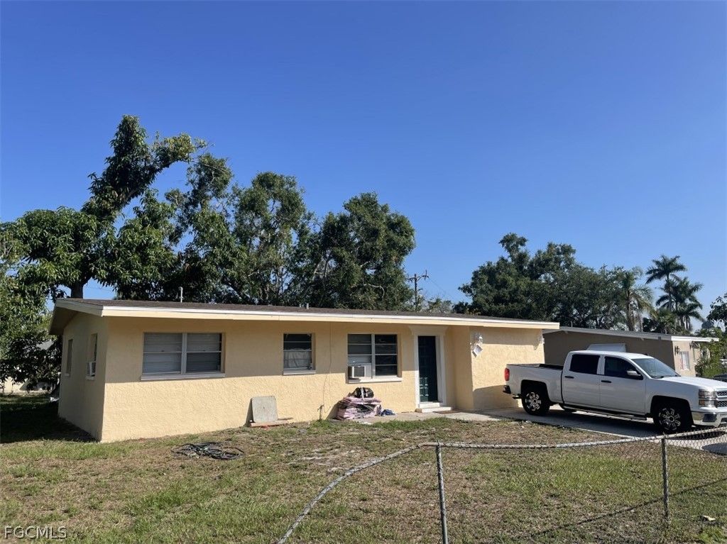 1160 Sumter DR, Fort Myers, FL 33905