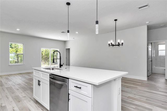 586 MARION OAKS TRL, Ocala, FL 34473