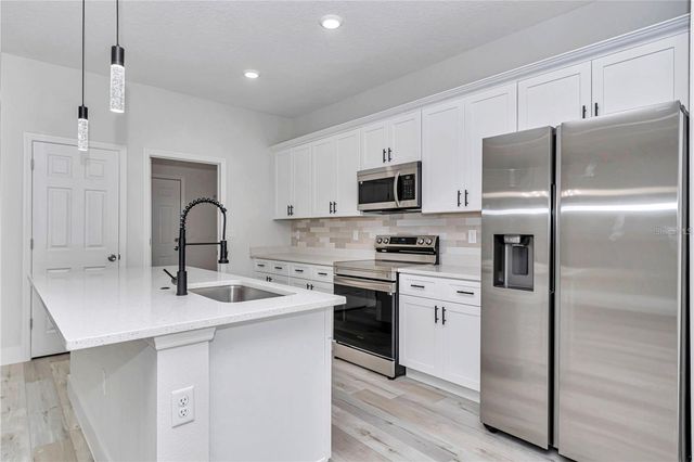 586 MARION OAKS TRL, Ocala, FL 34473