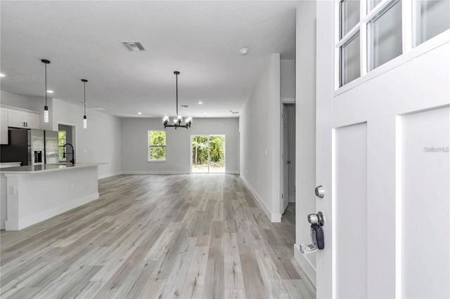 586 MARION OAKS TRL, Ocala, FL 34473