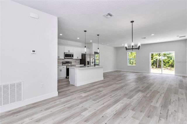 586 MARION OAKS TRL, Ocala, FL 34473