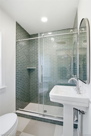 1029 Longfellow Avenue, Royal Oak, MI 48067