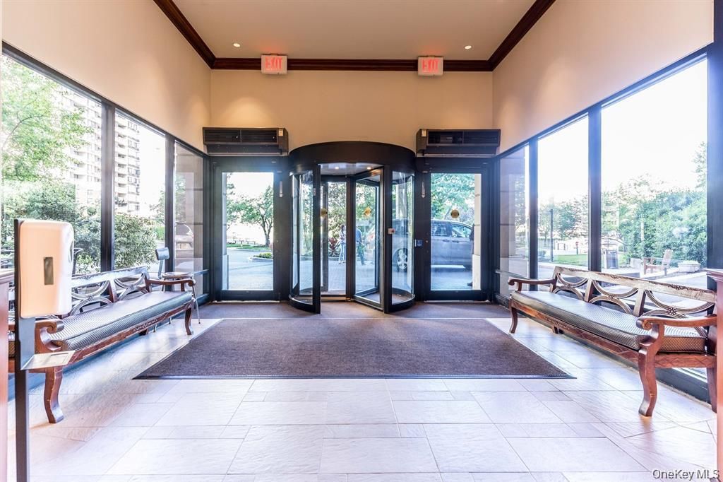 1 Bay Club Drive 8J, Bayside, NY 11360