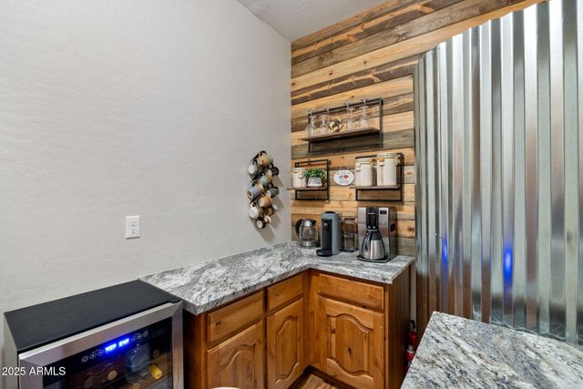 2702 COVERED WAGON Trail, Overgaard, AZ 85933