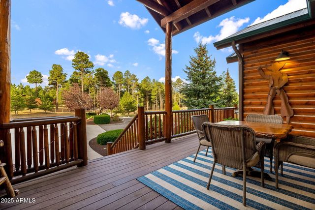 2702 COVERED WAGON Trail, Overgaard, AZ 85933