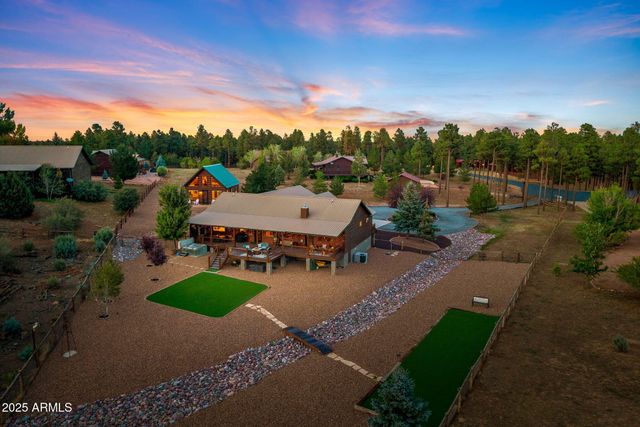 2702 COVERED WAGON Trail, Overgaard, AZ 85933