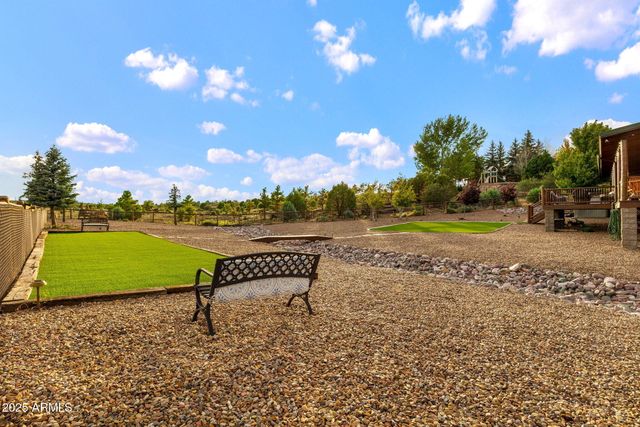 2702 COVERED WAGON Trail, Overgaard, AZ 85933