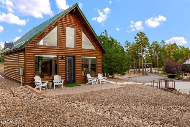 2702 COVERED WAGON Trail, Overgaard, AZ 85933