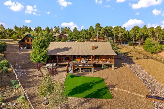 2702 COVERED WAGON Trail, Overgaard, AZ 85933