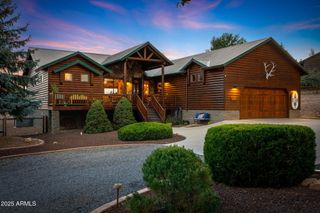 2702 COVERED WAGON Trail, Overgaard, AZ 85933