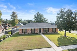 1005 E Palmview St, Gonzales, LA 70737