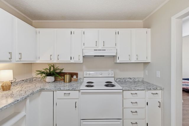 1021 Preston Dr, Burns, TN 37029