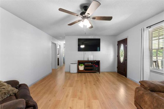 565 N Marble Street N, Rockmart, GA 30153