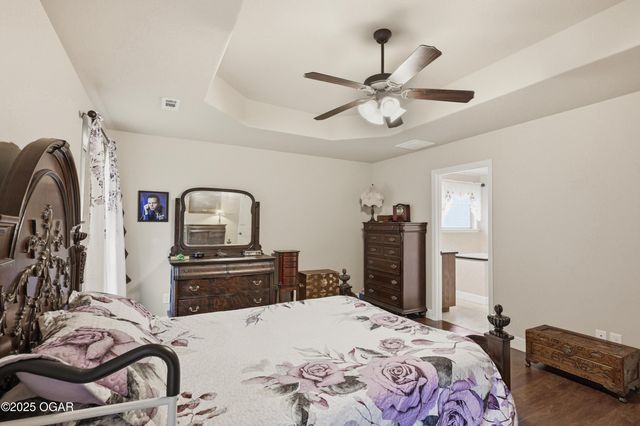 1104 Lakeview Drive, Webb City, MO 64870