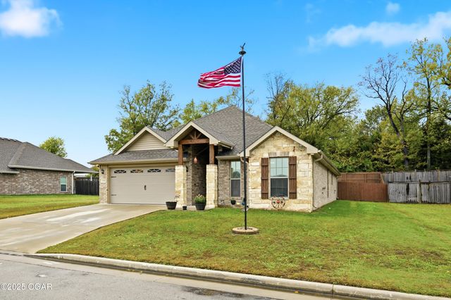 1104 Lakeview Drive, Webb City, MO 64870