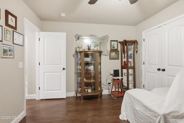 1104 Lakeview Drive, Webb City, MO 64870