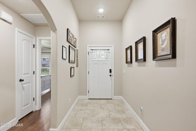 1104 Lakeview Drive, Webb City, MO 64870