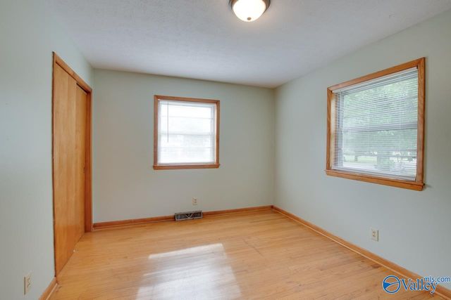 3902 Mccalley Place, Huntsville, AL 35805