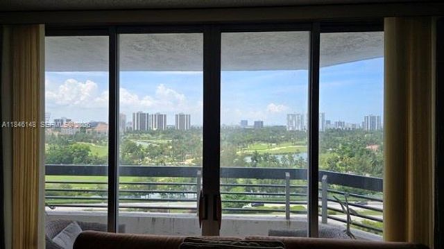 3400 NE 192nd Street 1205, Aventura, FL 33180