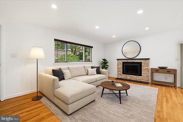 4600 STRATHBLANE PL, Alexandria, VA 22304