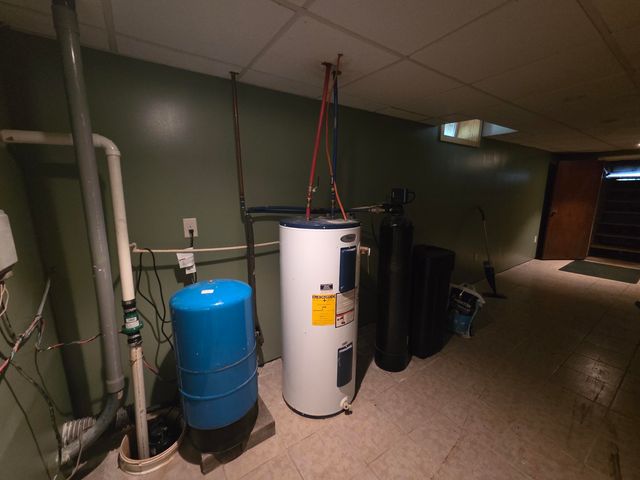 148 Perry Mills Rd, Champlain, NY 12919