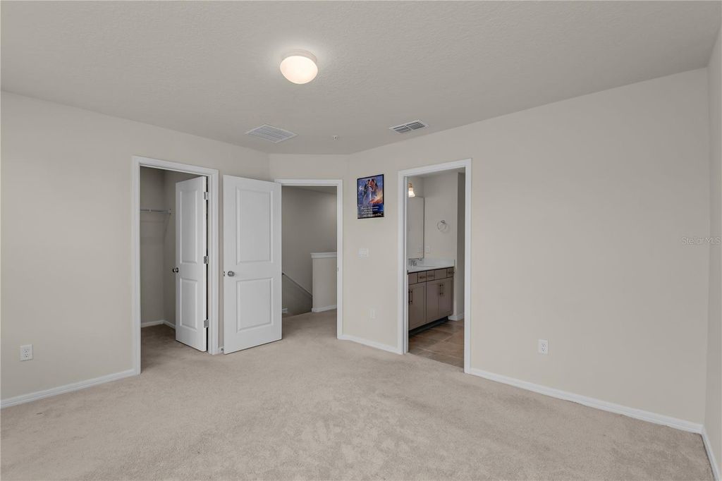Image 18 of property listing at 14557 ORCHID ISLAND DRIVE, Orlando, FL 32827