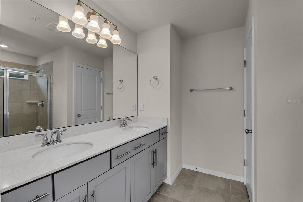 Image 20 of property listing at 14557 ORCHID ISLAND DRIVE, Orlando, FL 32827