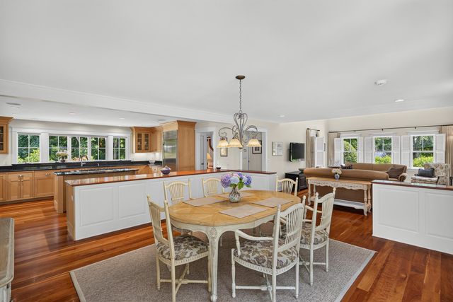 160 Main Street, Wellfleet, MA 02667