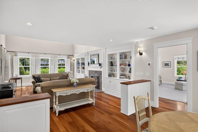160 Main Street, Wellfleet, MA 02667