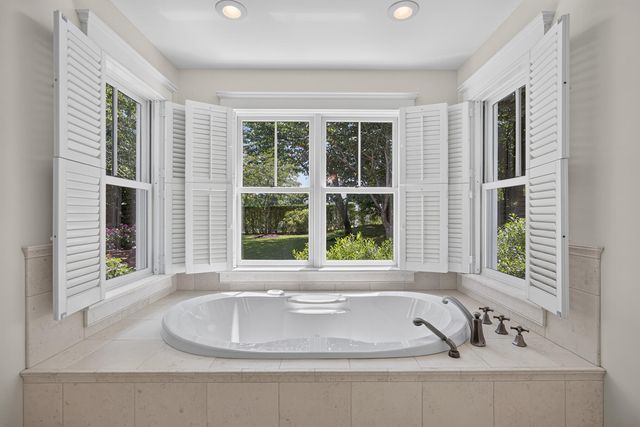 160 Main Street, Wellfleet, MA 02667
