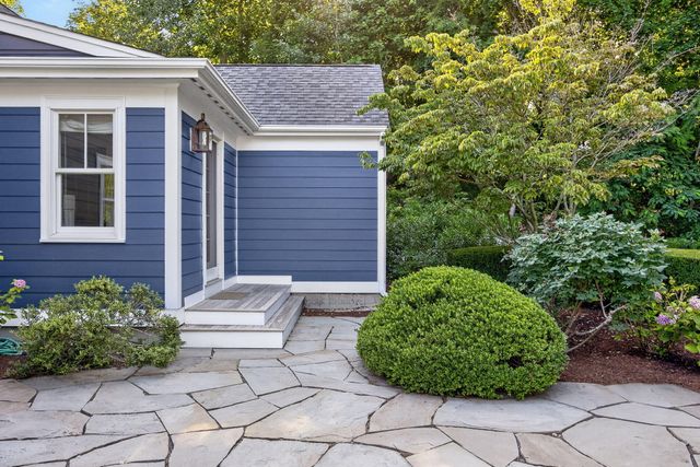 160 Main Street, Wellfleet, MA 02667