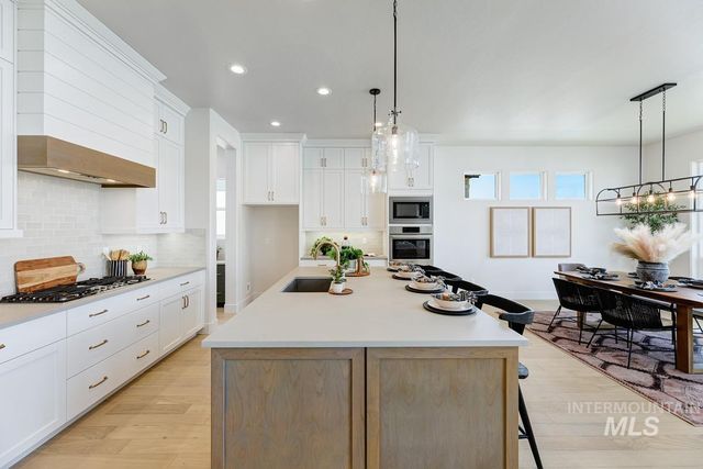 14319 N Goldfinch Ave, Boise, ID 83714