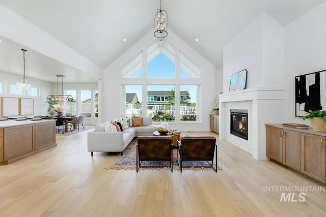 14319 N Goldfinch Ave, Boise, ID 83714