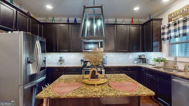 572 Deadwood Trail, Locust Grove, GA 30248