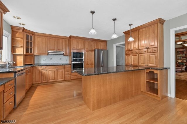 24 Cherryville Stanton Rd, Raritan Twp., NJ 08822