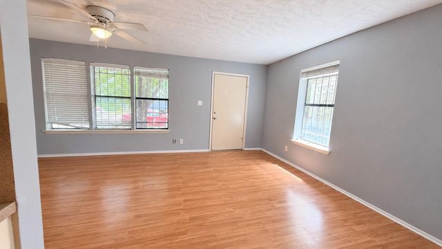 1414 Stanford Street, Houston, TX 77019