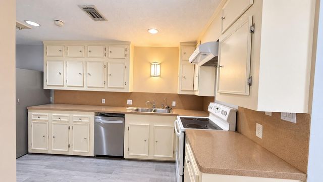 1414 Stanford Street, Houston, TX 77019