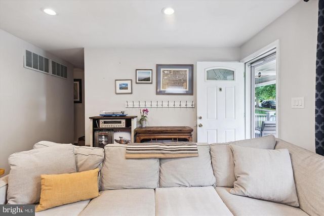 3234 DYE DR, Falls Church, VA 22042